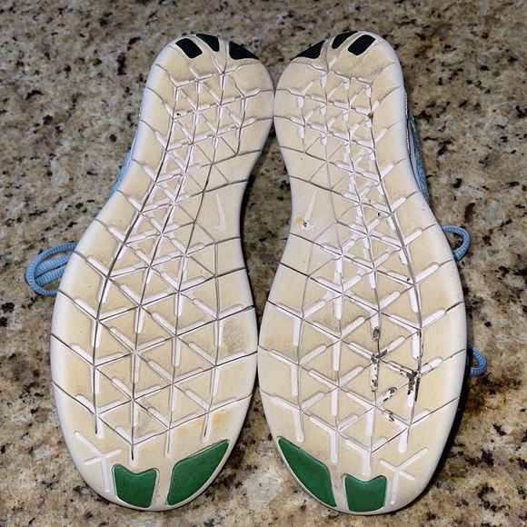 Nike Free RN Flyknit - Picture 6 of 9